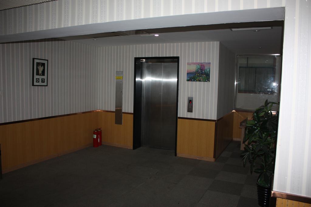 Qingdao Hongyun Jiahe Business Hotel ภายนอก รูปภาพ
